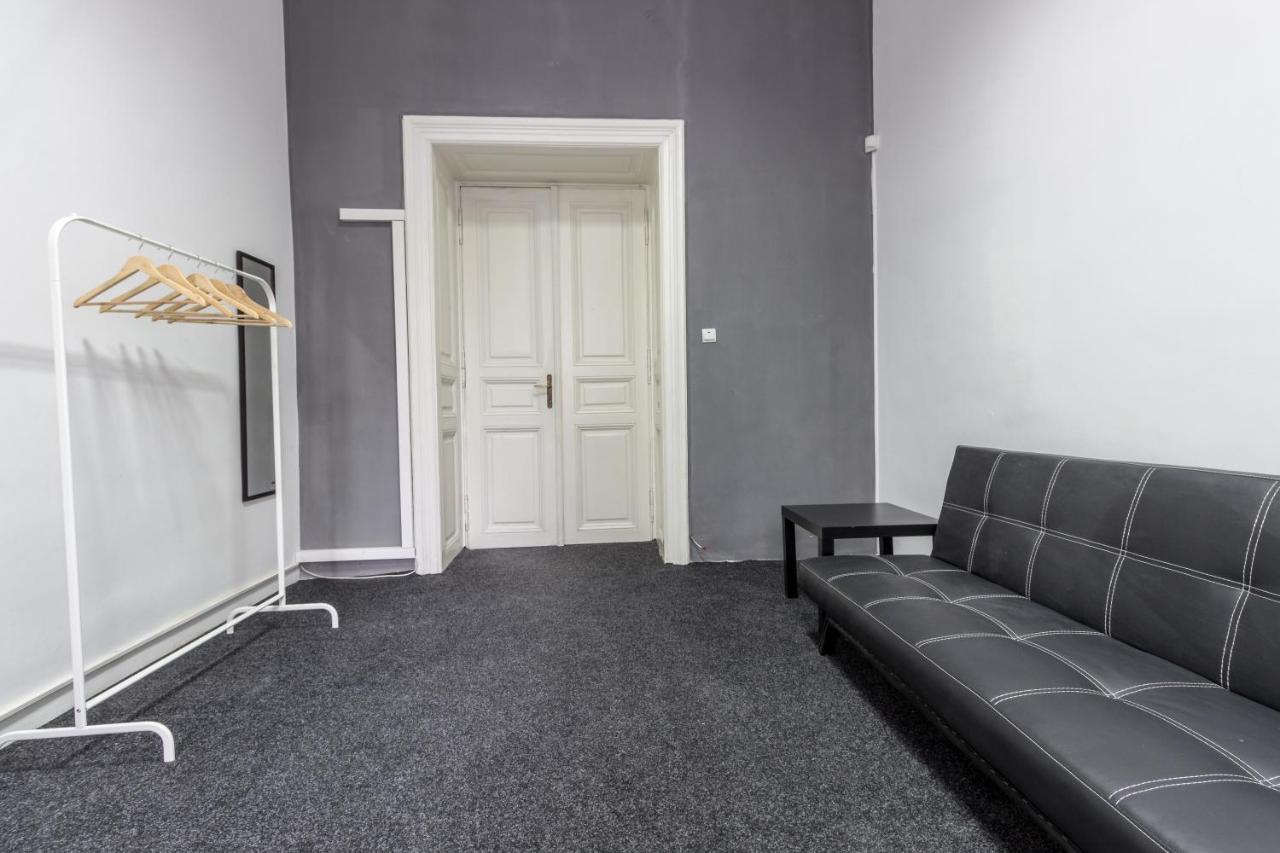Hostel Best Time Lviv Buitenkant foto
