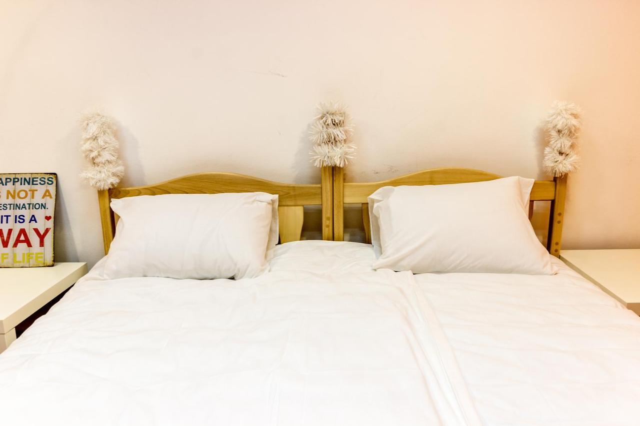 Hostel Best Time Lviv Buitenkant foto