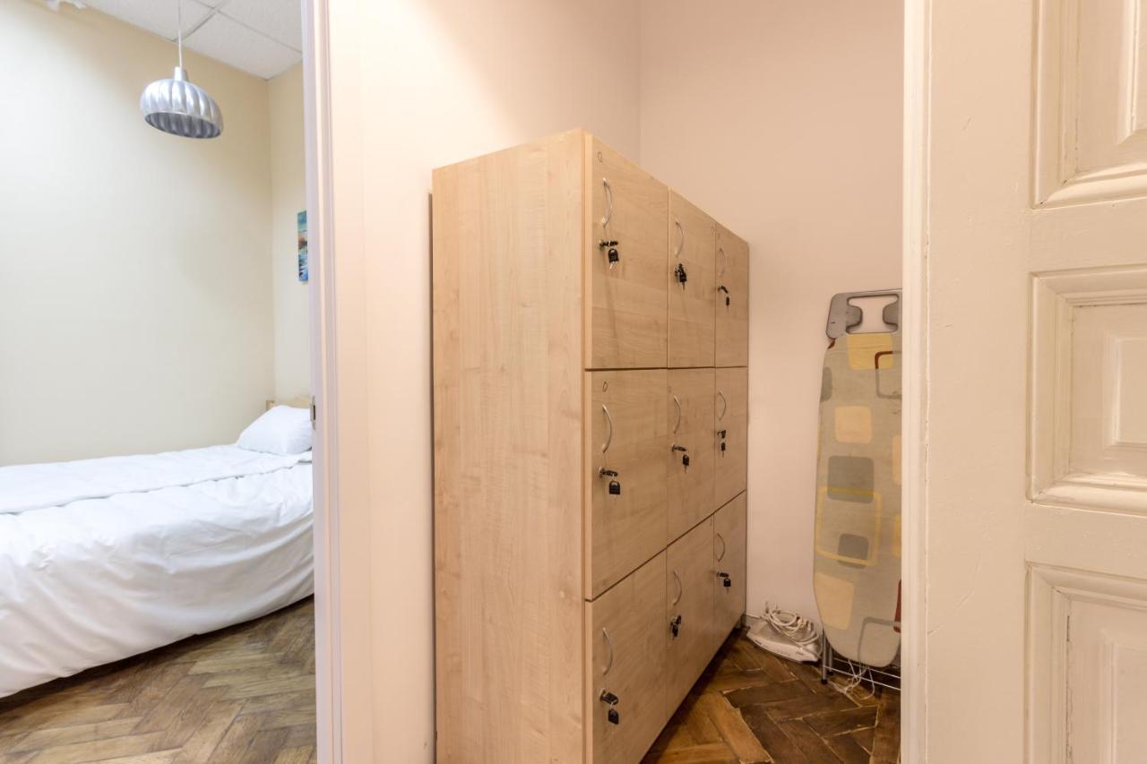 Hostel Best Time Lviv Buitenkant foto